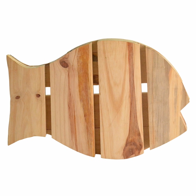 Wooden fish placemat - pot holder